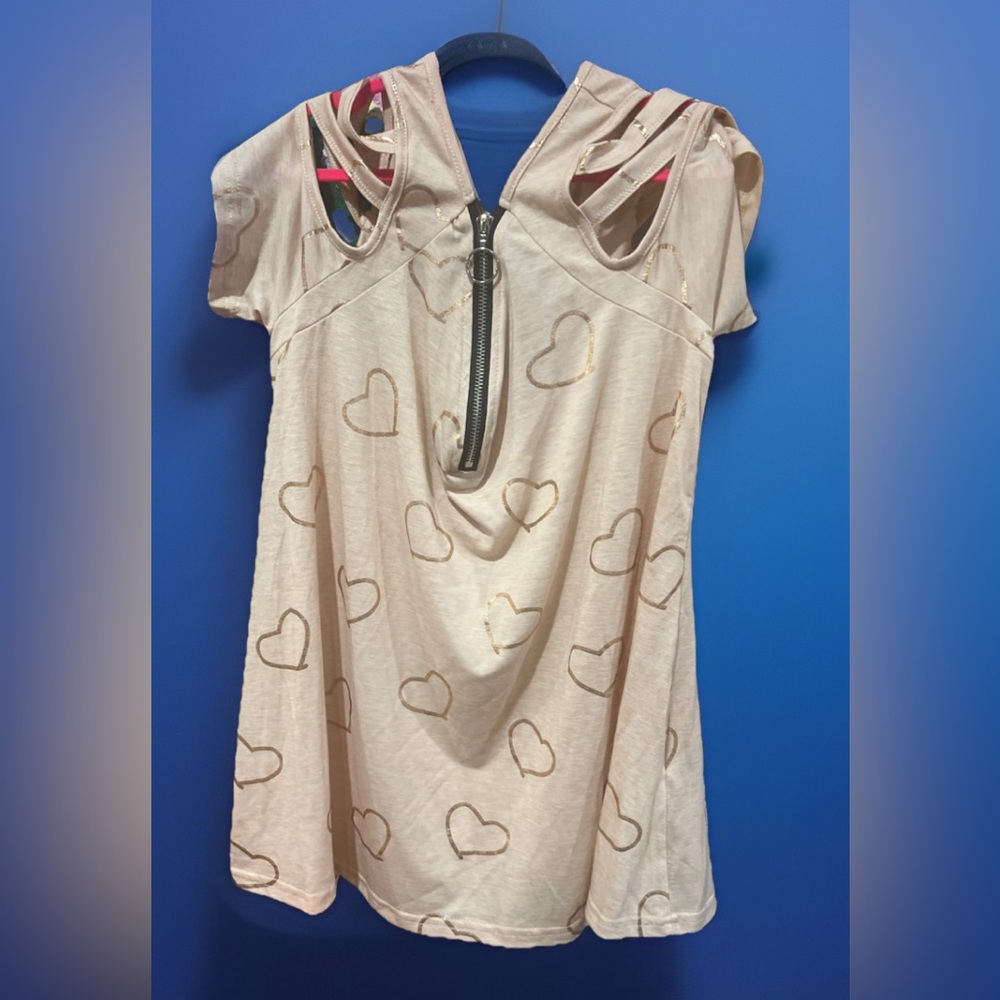 NWT Noracora blouse with gold hearts off the shoulder with zipper blouse